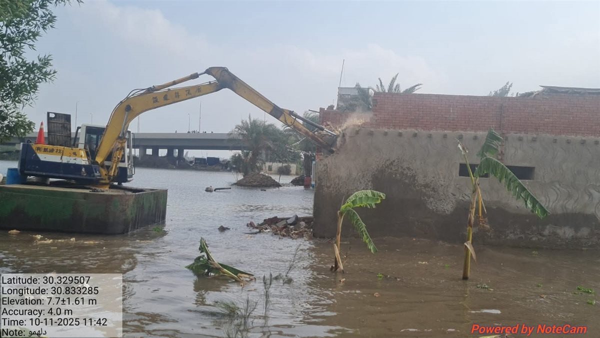 حملات إزالة على منازل طرح النهر في المنوفية