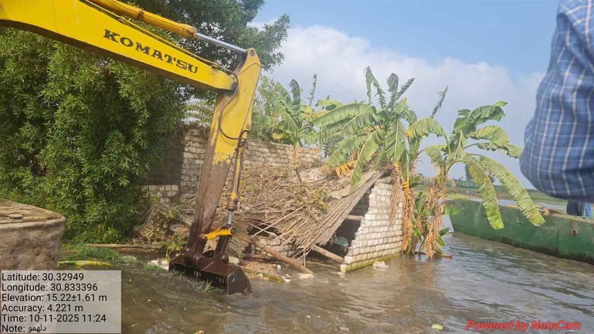 حملات إزالة على منازل طرح النهر في المنوفية