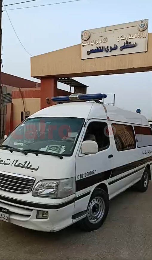 لحظة خروج جثمان إسماعيل الليثي من مستشفى ملوي التخصصي لأداء صلاة الجنازة عليه في إمبابة