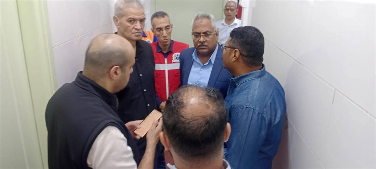 الاطمئنان على المصابين بمستشفى رأس غارب 