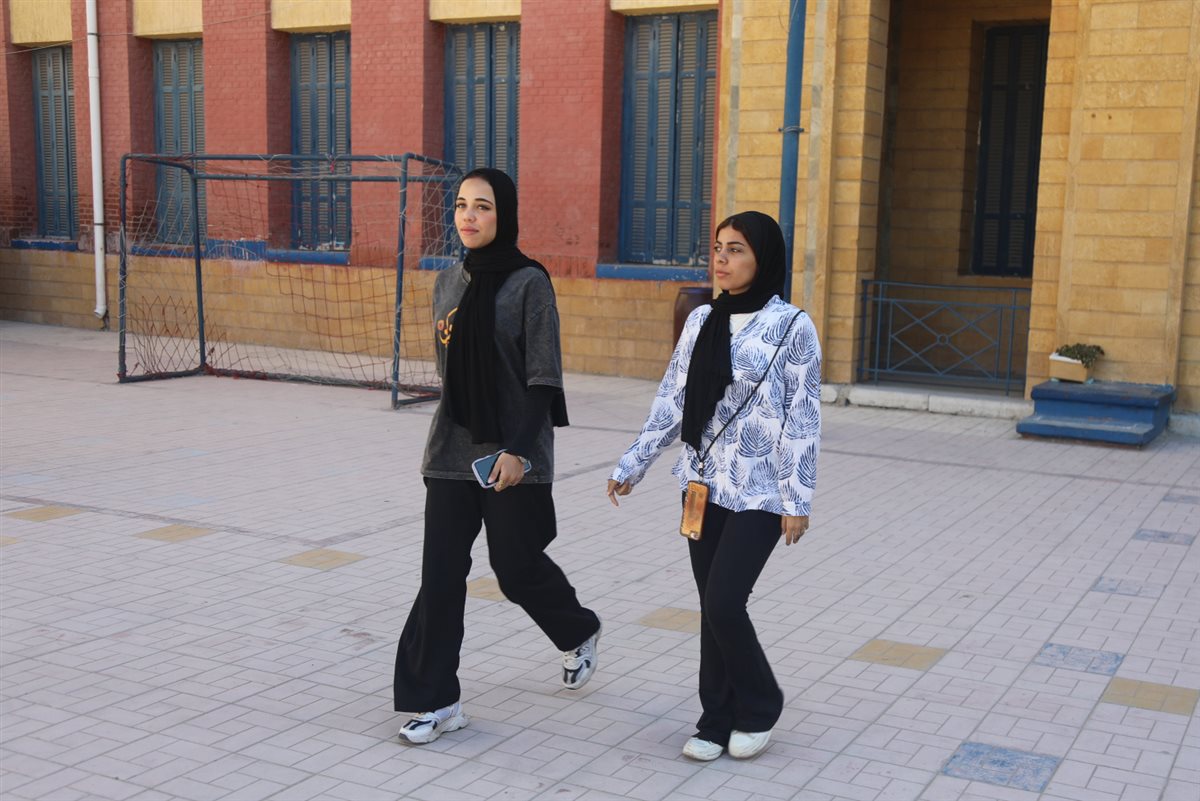 جانب من توافد الناخبين 