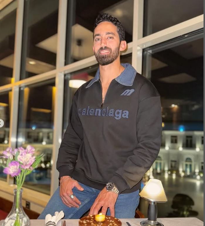 صور أحمد تيمور زوج مي عز الدين