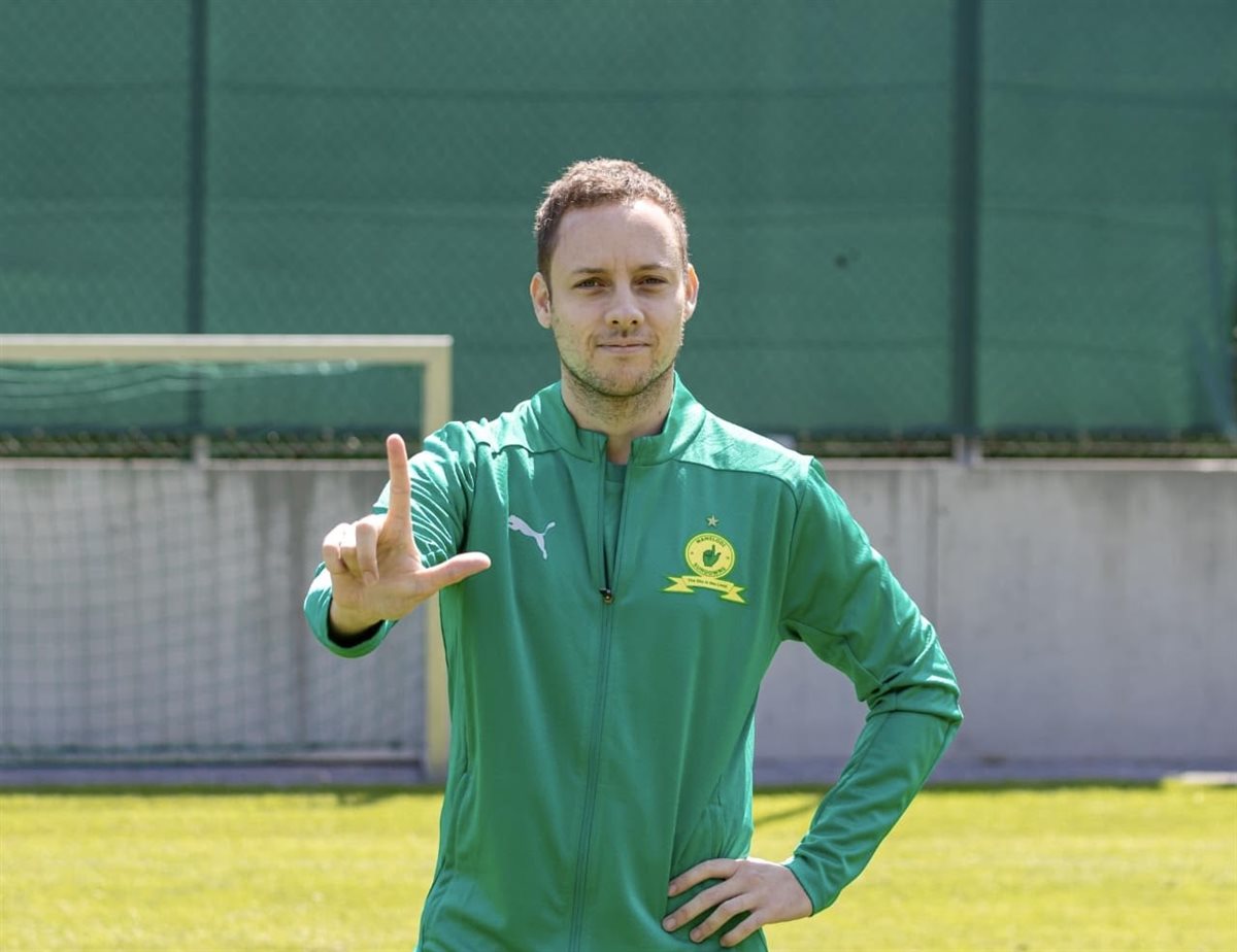 مدرب يانج أفريكانز السابق