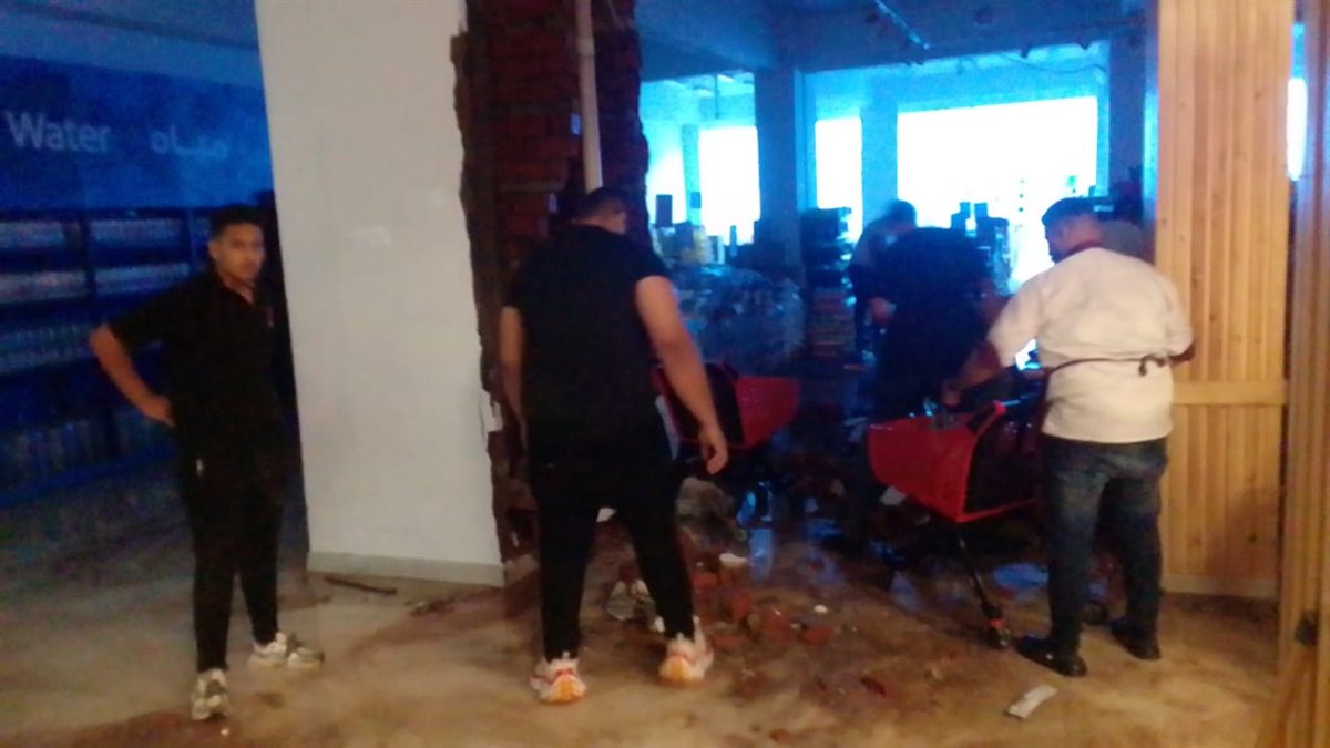 انهيار جدار بمول داون تاون العرب ببورسعيد 