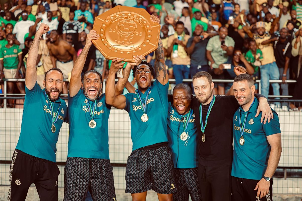 مدرب يانج أفريكانز السابق