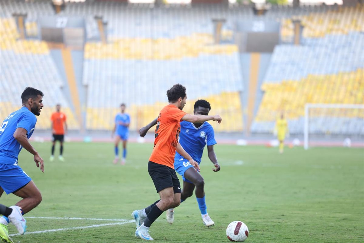 البنك الأهلى يفوز بثنائية على سموحة وديا استعدادا لعودة الدوري