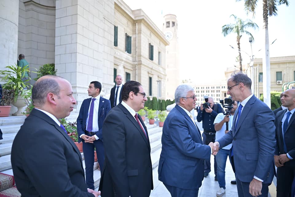 رئيس وزراء صربيا في جامعة القاهرة