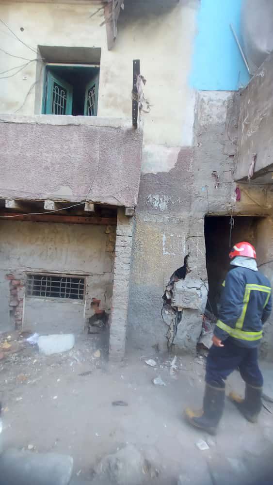 <strong>انهيار أجزاء من عقار بمنطقة ساحل روض الفرج أمام مطعم بيبو بجسر البحر</strong>