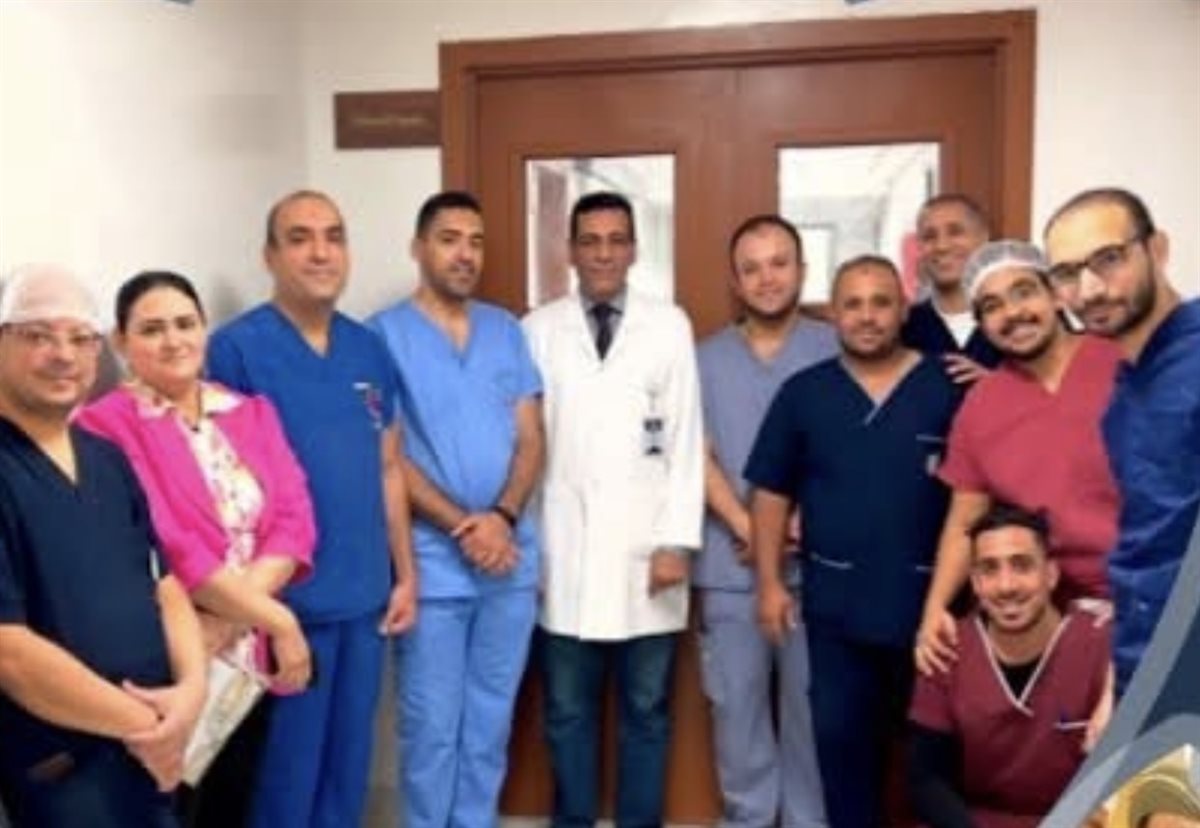 أطباء المجمع الطبي الدولي بالأقصر 