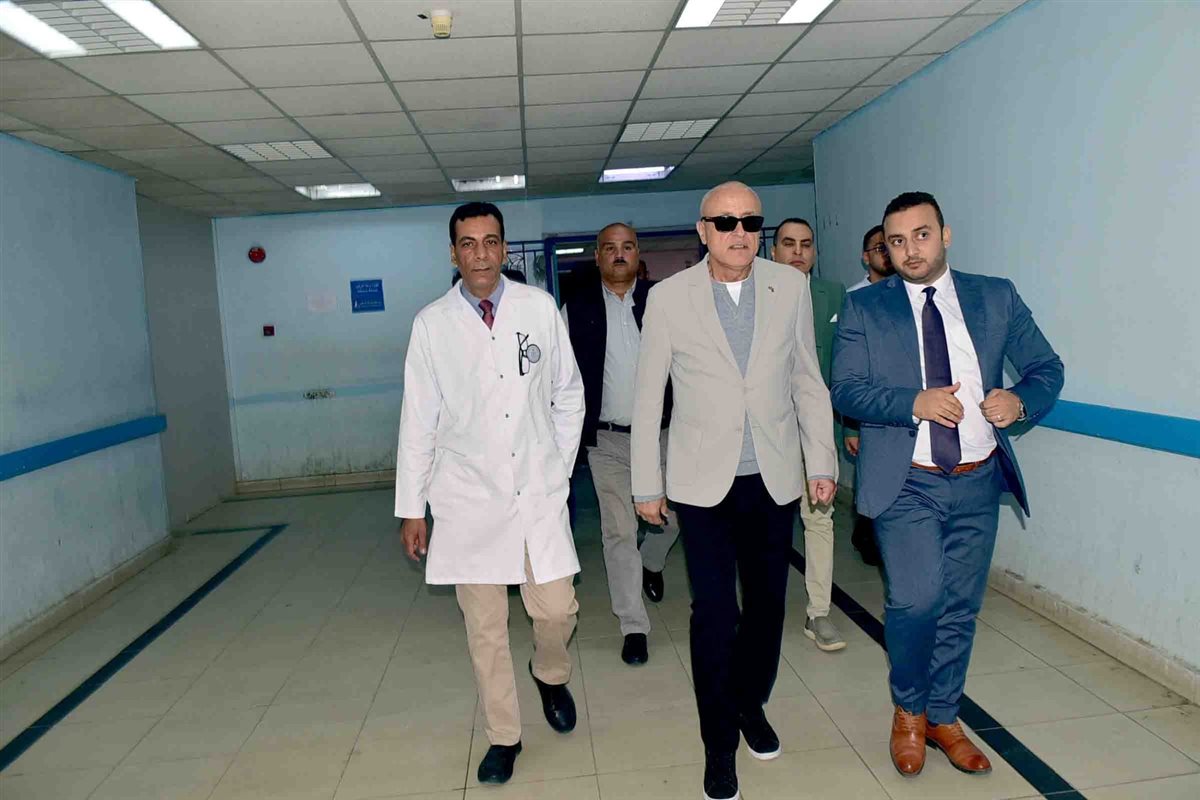 محافظ الأقصر يتفقد مصابي حادث أتوبيس الصحراوي 