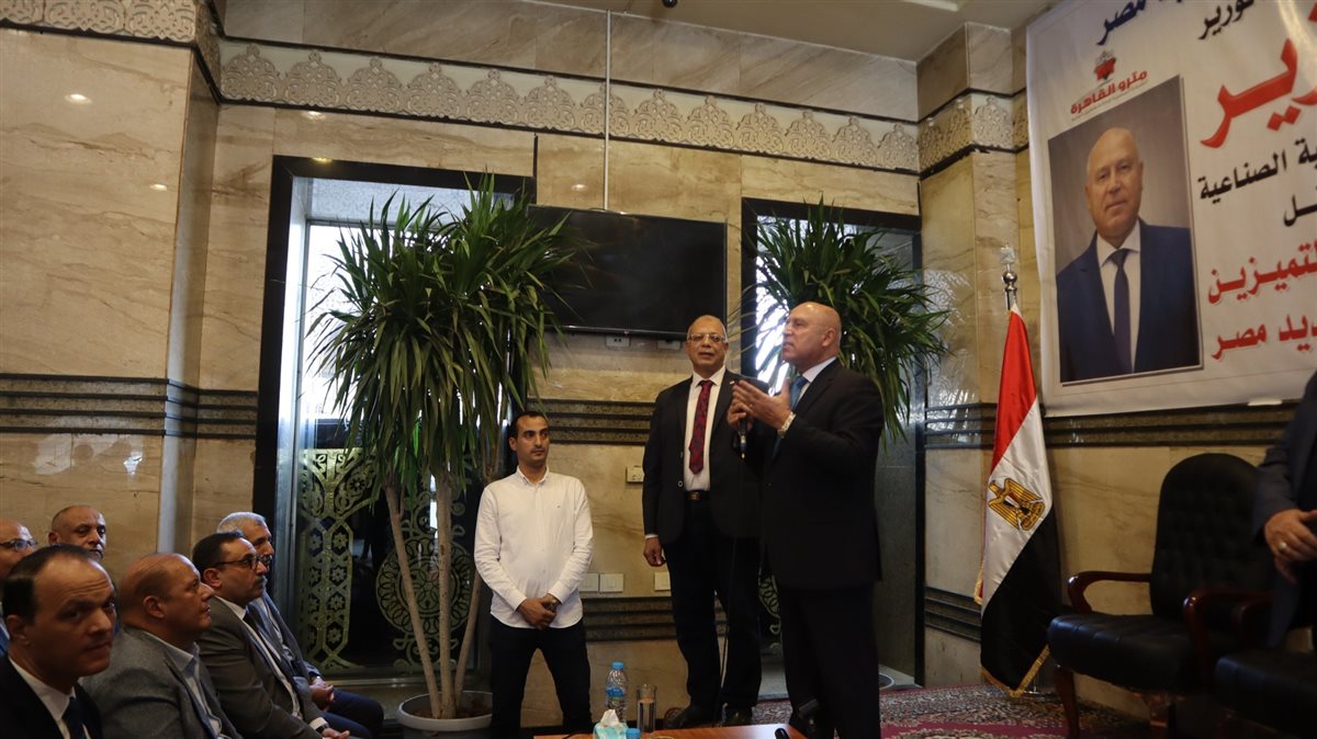 جانب من لقاء الفريق كامل الوزير مع العاملين بهيئة سكك حديد مصر