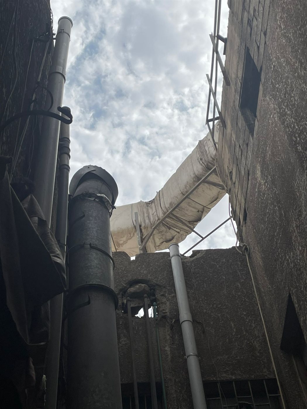 سكان المرغني يتقدمون بشكوى لرئيس الوزراء ضد مطعم جاد