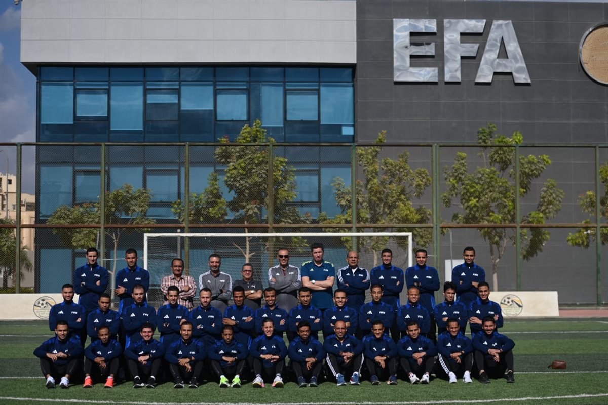 معسكر حكام النخبة