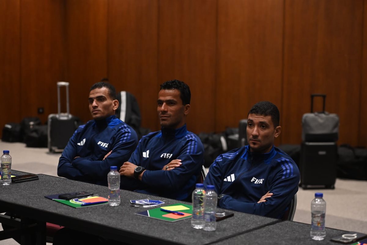 معسكر حكام النخبة