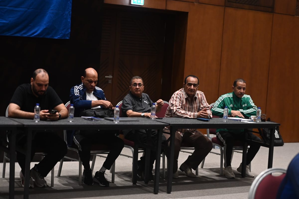 معسكر حكام النخبة