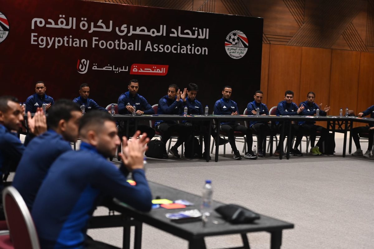 معسكر حكام النخبة