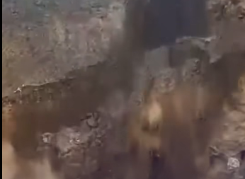 انهيار أرضي ضخم في منجم