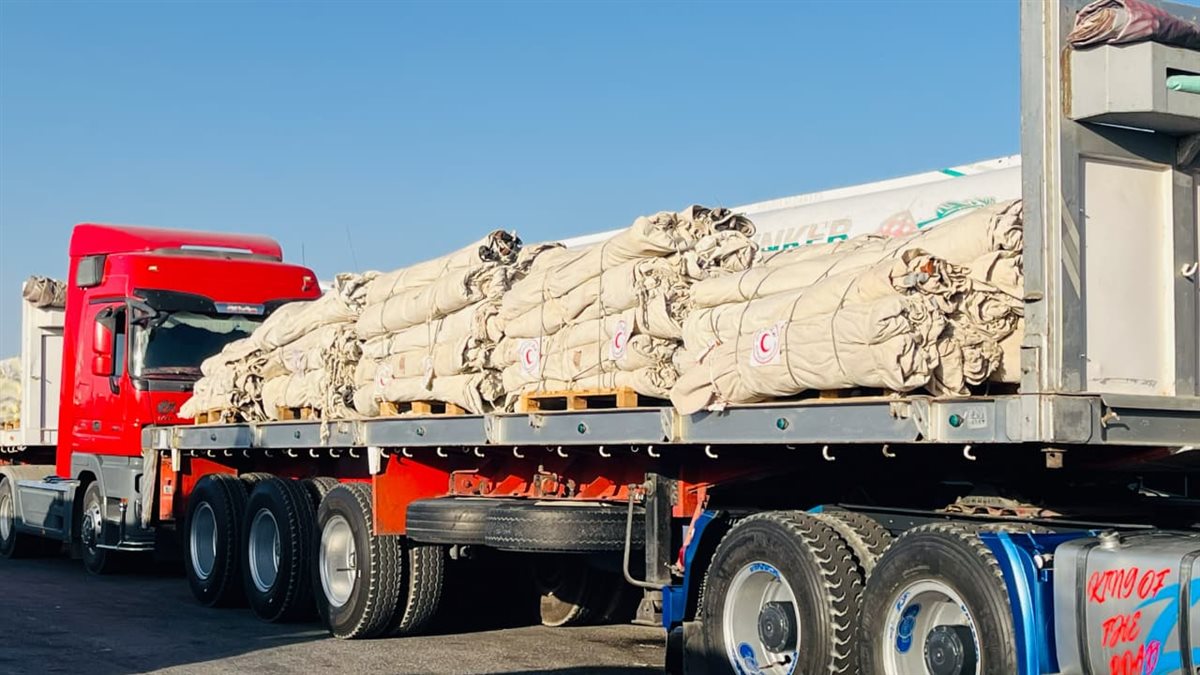  الهلال الأحمر المصري يرسل مستلزمات شتوية إلى قطاع غزة 