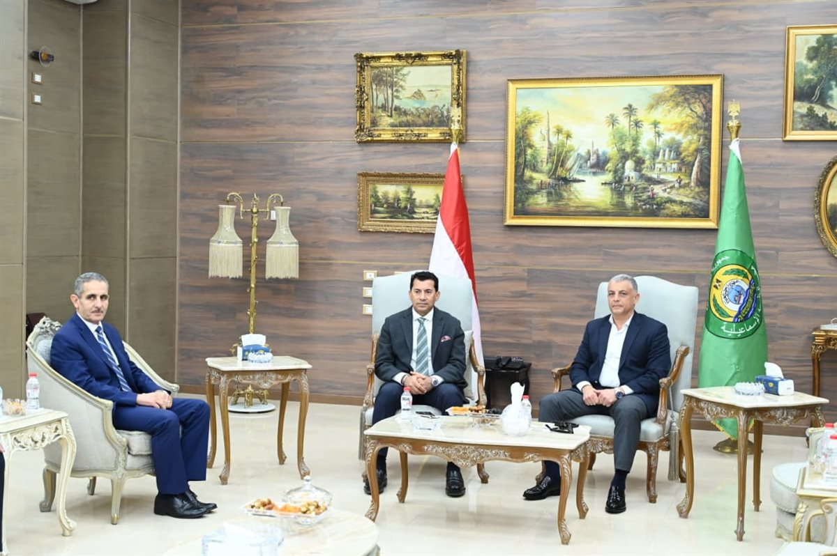 وزير الرياضة أشرف صبحي