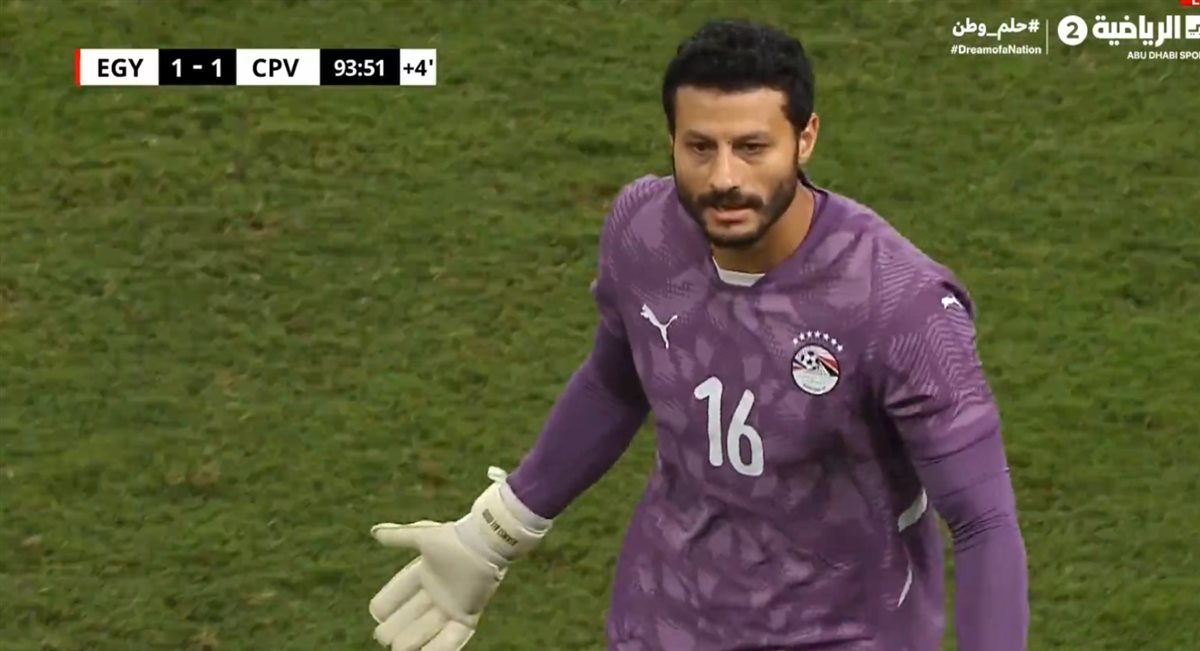 <strong>محمد الشناوي يغادر مباراة مصر وكاب فيردي غاضبا بعد استبداله في الثواني الأخيرة</strong>