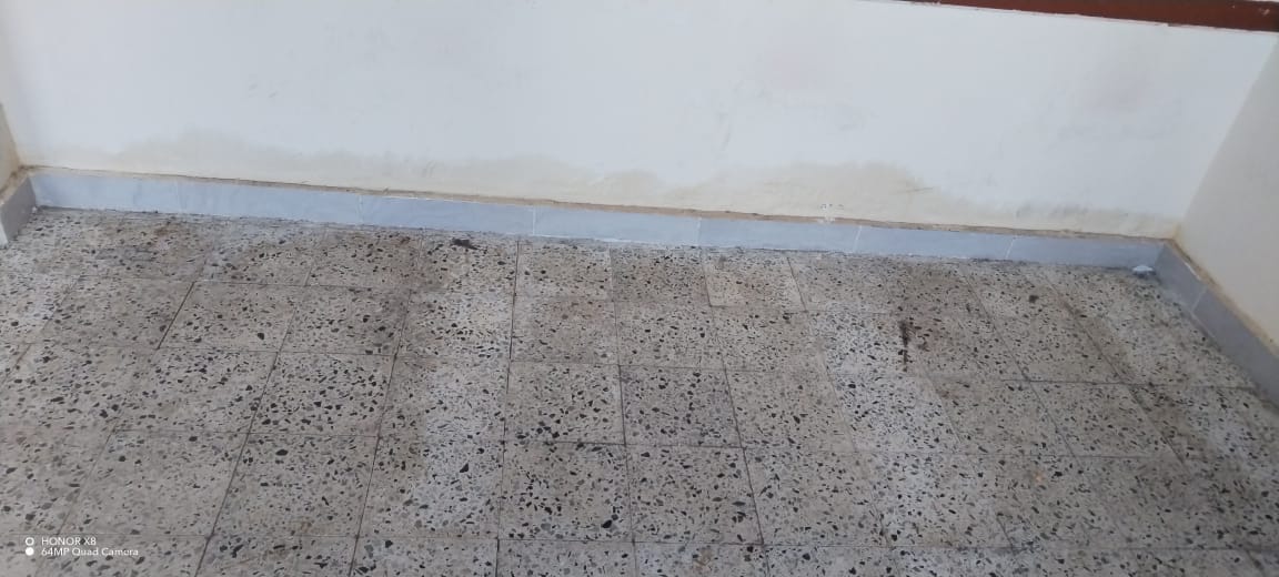 أولياء الأمور يحتجون أمام مدرسة الأبطال المتميزة بالشروق بسبب مشاكل المباني الجديدة