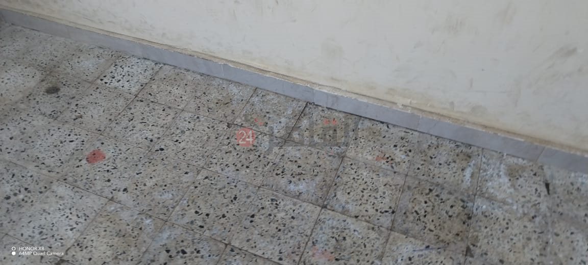 أولياء الأمور يحتجون أمام مدرسة الأبطال المتميزة بالشروق بسبب مشاكل المباني الجديدة