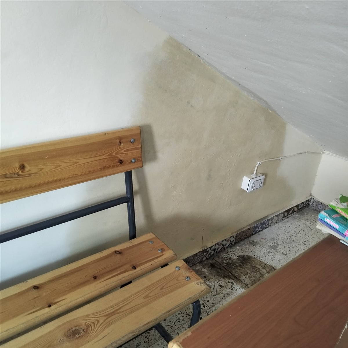 أولياء الأمور يحتجون أمام مدرسة الأبطال المتميزة بالشروق بسبب مشاكل المباني الجديدة