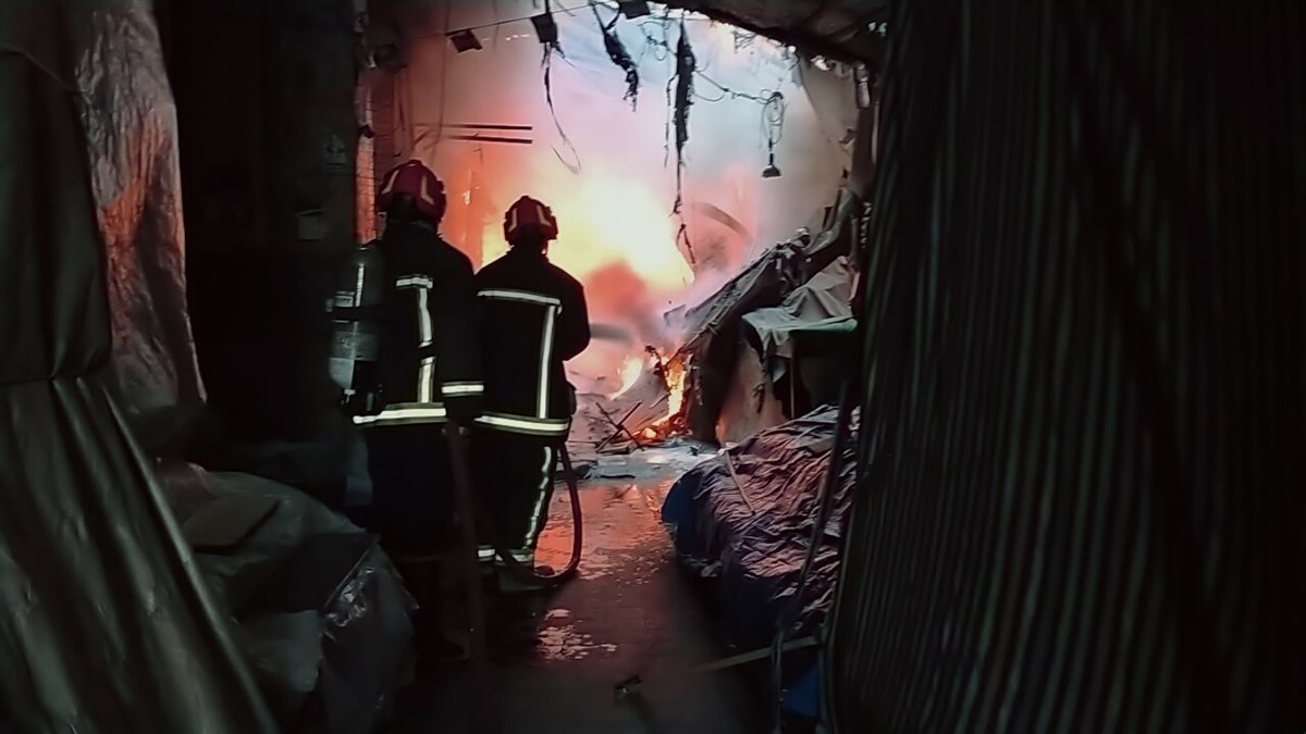 رجال الحماية المدنية 