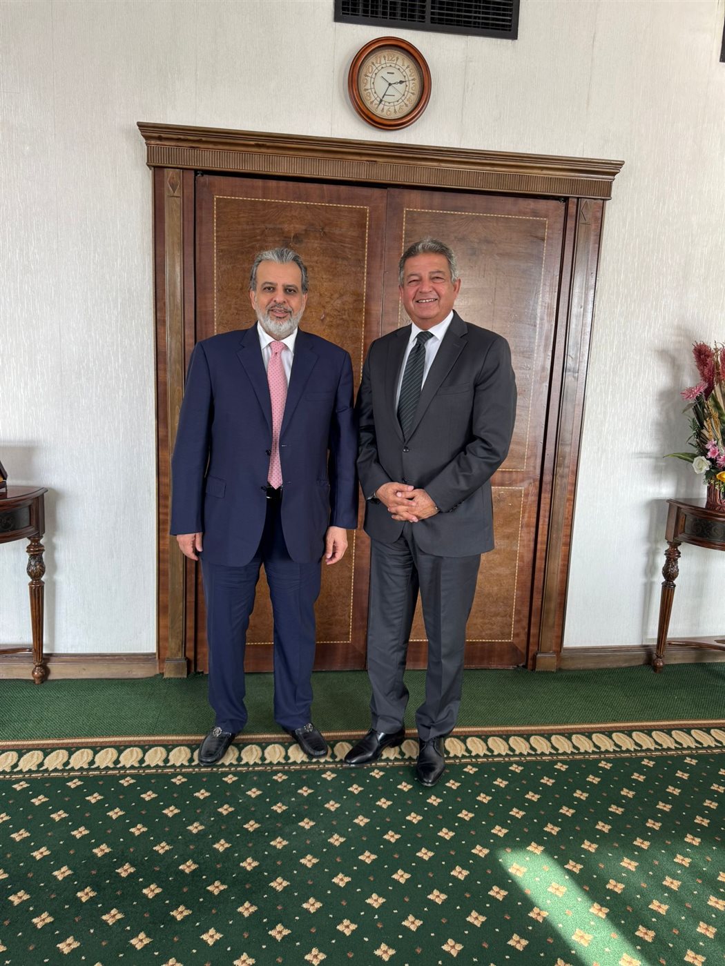 خالد عبد العزيز وماضي الخميس