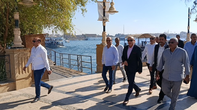 محافظ الأقصر وجولة في الأقالتةً