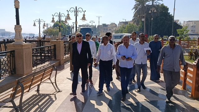 محافظ الأقصر وجولة في الأقالتةً