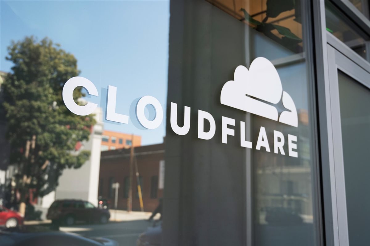 كلاود فلير cloudflare سبب توقف مواقع الانترنت على مستوى العالم.. ماهو؟