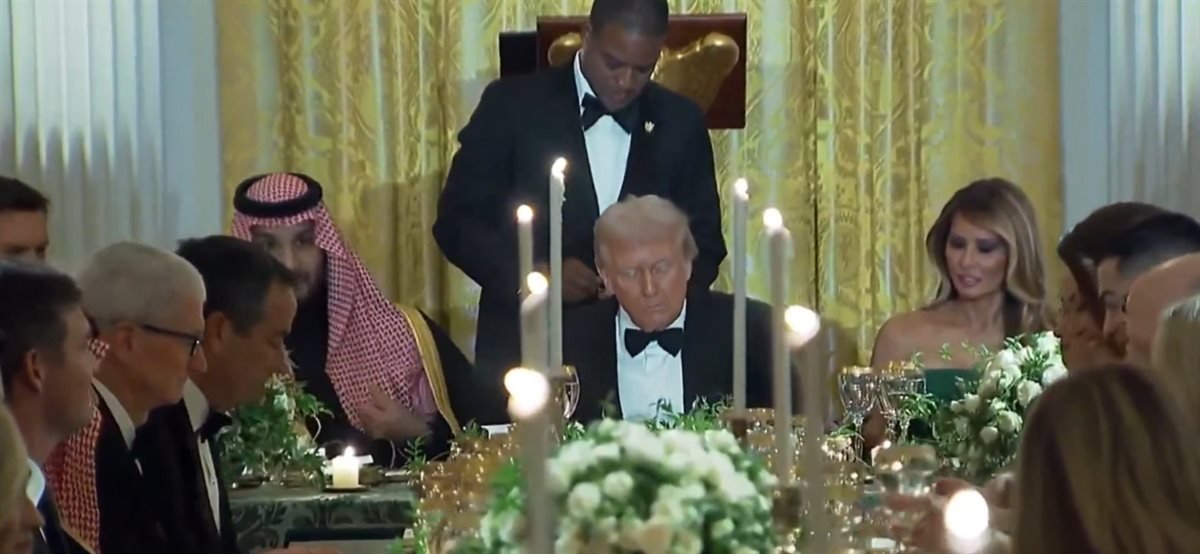 رونالدو يخطف الأنظار في عشاء البيت الأبيض