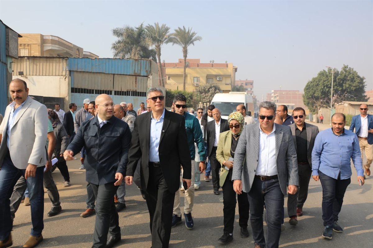 محافظ الجيزة يتفقد مشروعات تطوير الطرق بكرداسة وأوسيم والمنيرة الغربية