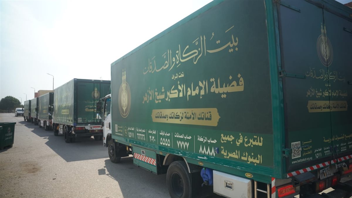 بيت الزكاة يوزع عشرات الآلاف البطاطين والألحفة والمواد الغذائية بمحافظات مدن القناة