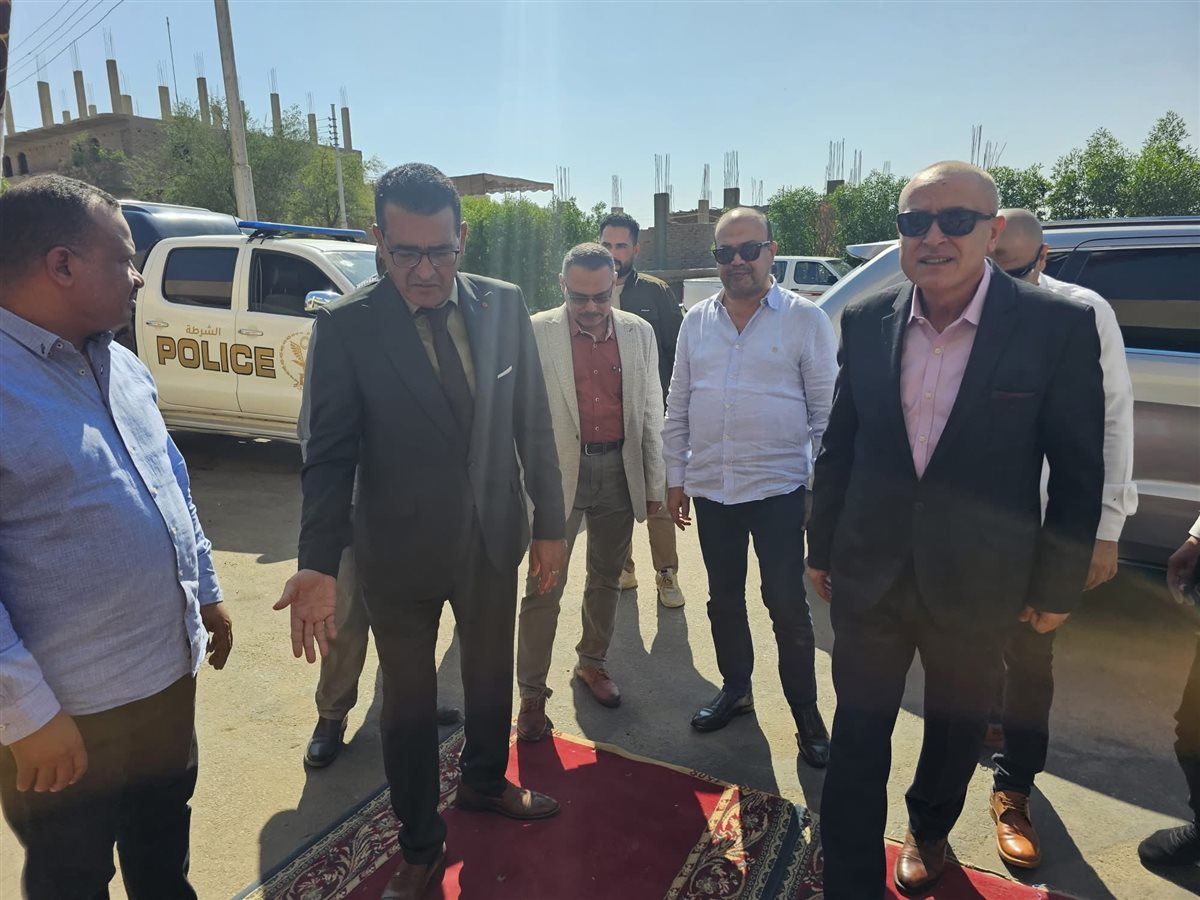 محافظ الأقصر يتفقد المخازن الاستراتيجية غرب المحافظة