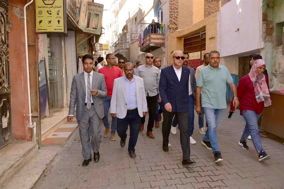 جولة محافظ الأقصر في اسنا