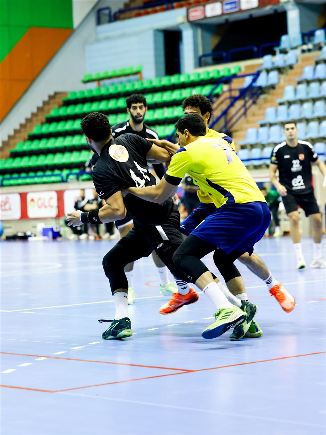 يد الأهلي يفوز على الجزيرة بدوري المحترفين