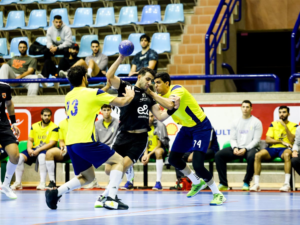 يد الأهلي يفوز على الجزيرة بدوري المحترفين