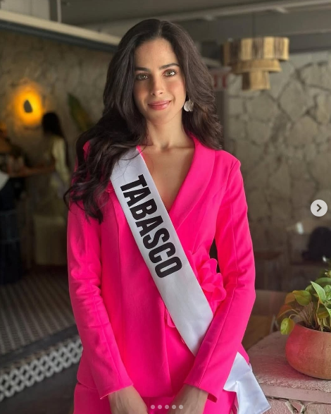 فاطمة بوش ملكة جمال الكون 2025