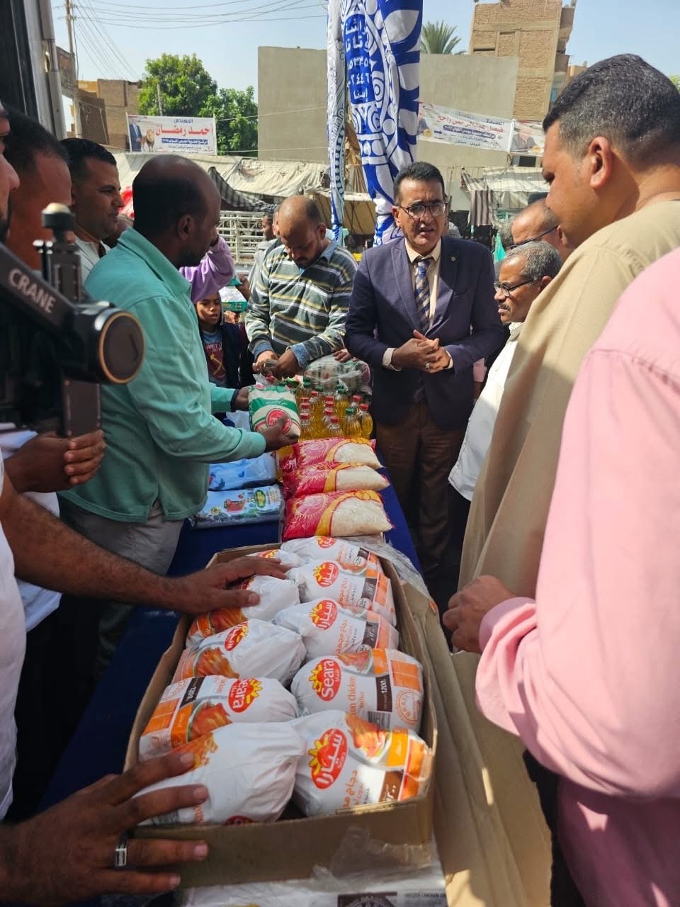 افتتاح سوق اليوم الواحد بإسنا