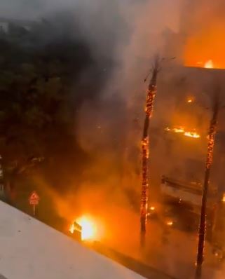 حريق هائل يلتهم مبنى سكنى بـ تل أبيب