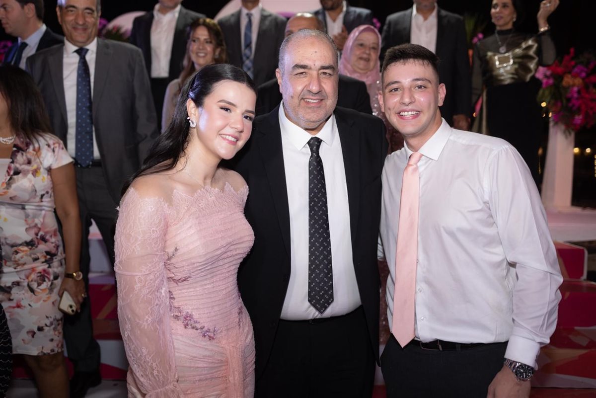 في مقدمتهم بيبو والمجري.. مرجان يحتفل بخطوبة ابنته وسط حضور رفيع المستوى