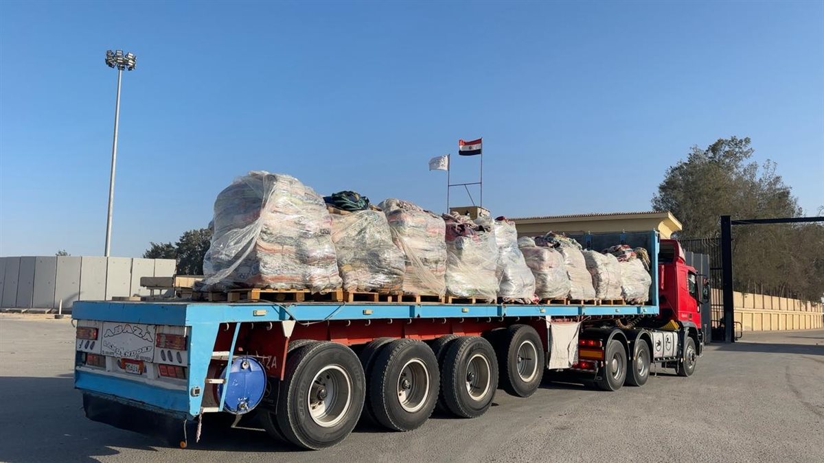 الهلال الأحمر المصري يرسل المساعدات الإغاثية إلى غزة