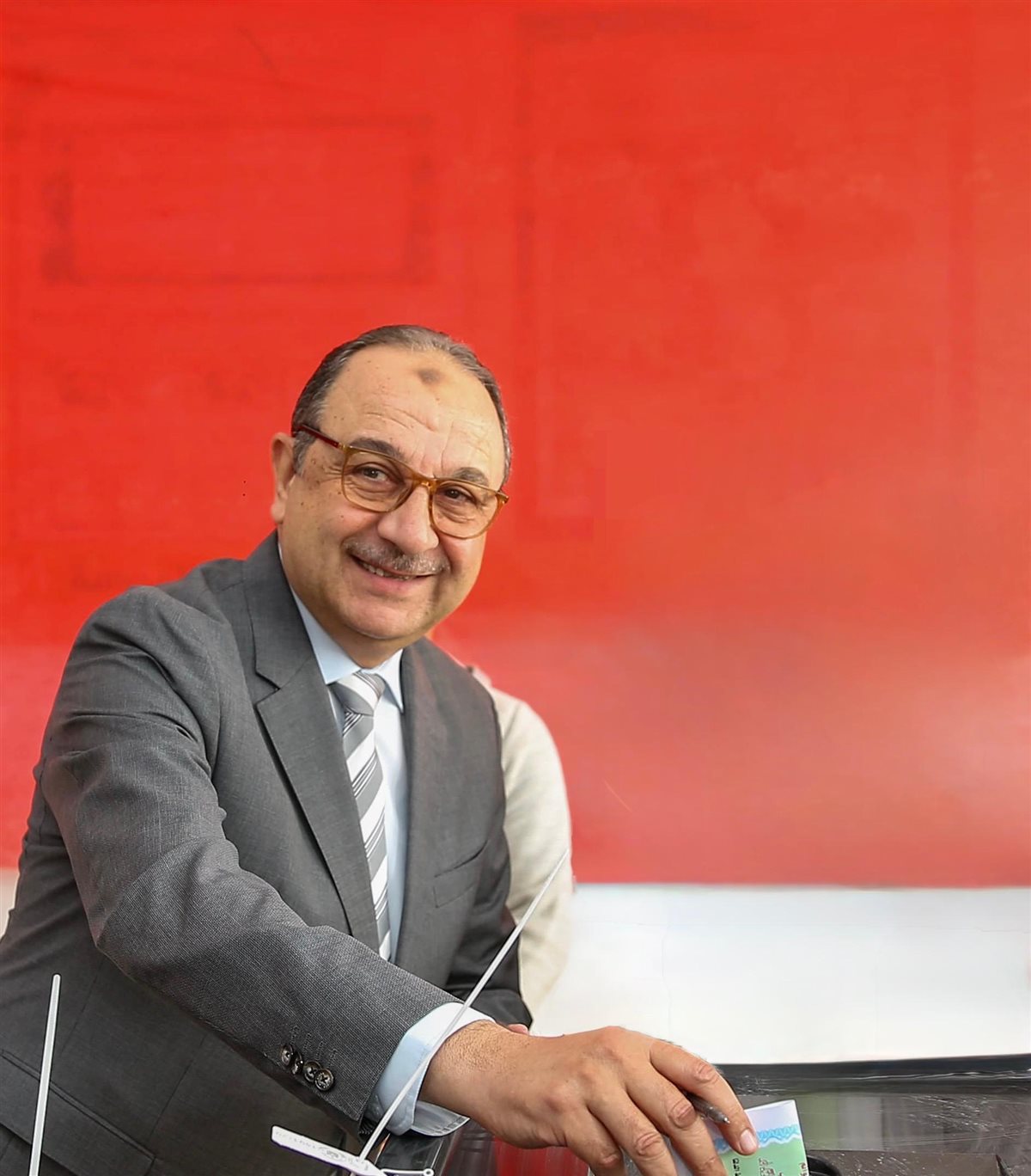 وزير قطاع الأعمال يدلي بصوته في انتخابات النواب 2025 بمدرسة سيزا نبراوي بالقاهرة الجديدة