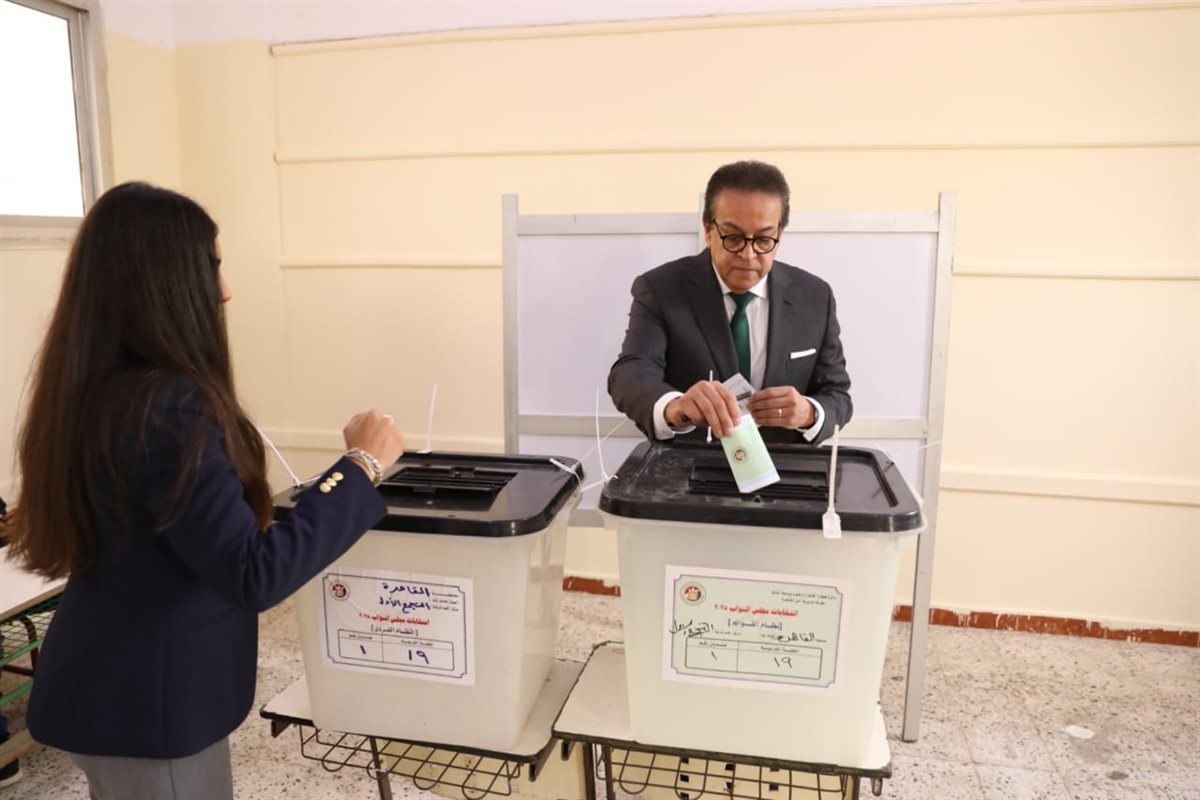  نائب رئيس مجلس الوزراء وزير الصحة يدلي بصوته في الانتخابات البرلمانية 2025 