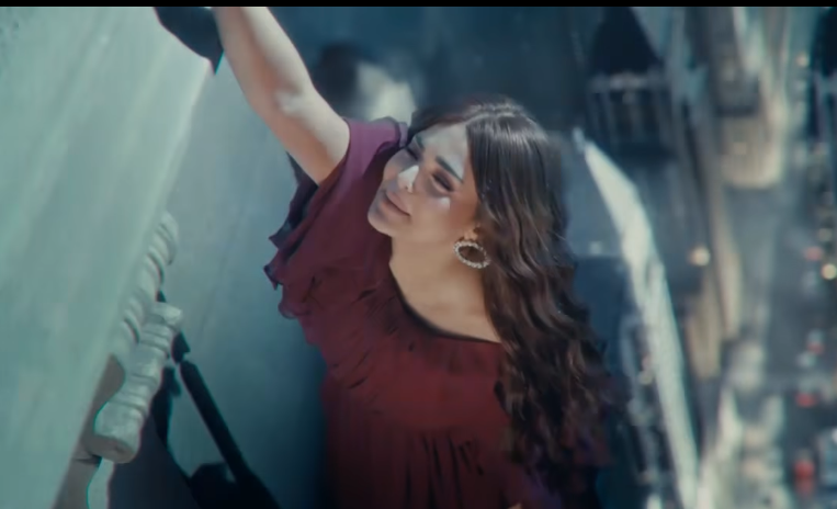 أسماء جلال بطلة إعلان تامر حسني الجديد