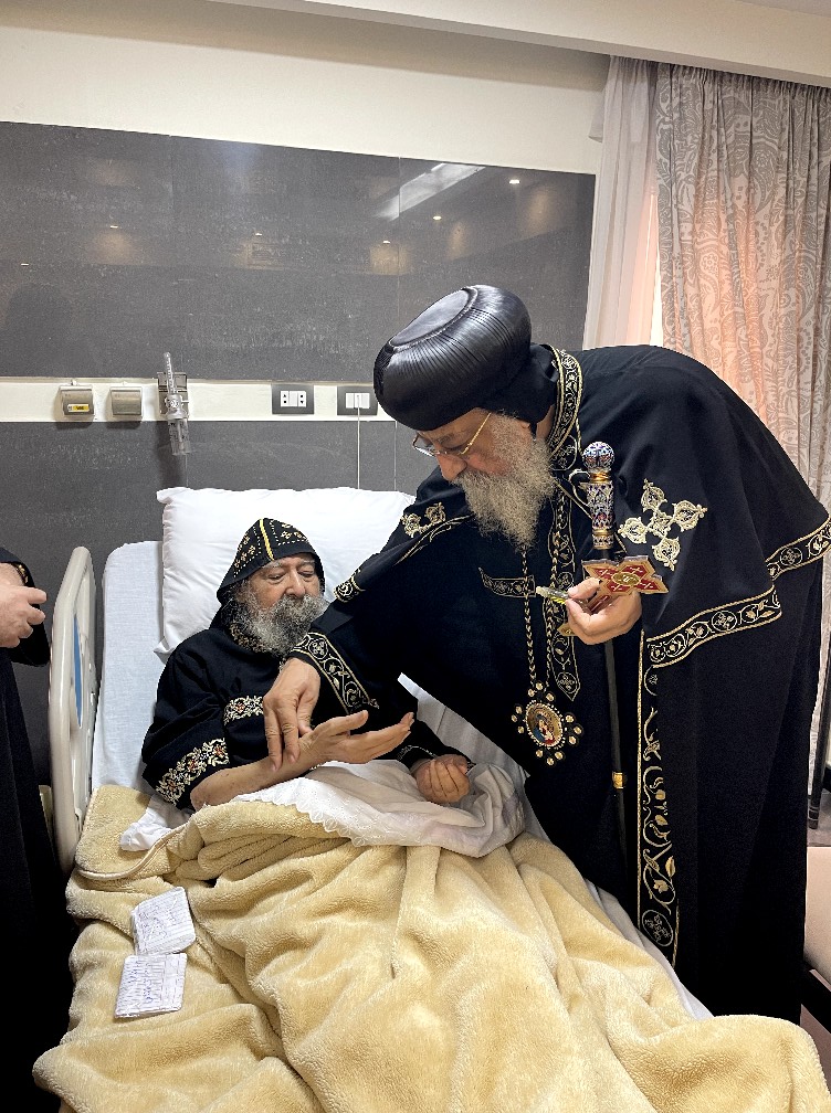 البابا تواضروس يزور الأنبا ويصا والأنبا أرساني<br>