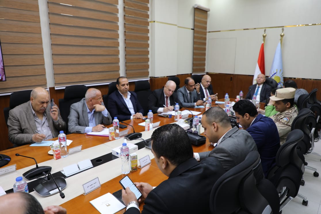 محافظ القاهرة يتابع سير انتخابات مجلس النواب