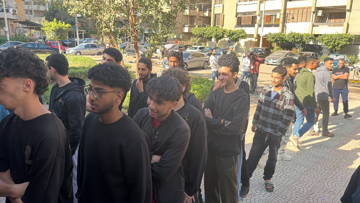 طوابير من المواطنين أمام اللجان للتصويت باليوم الثانى بانتخابات النواب